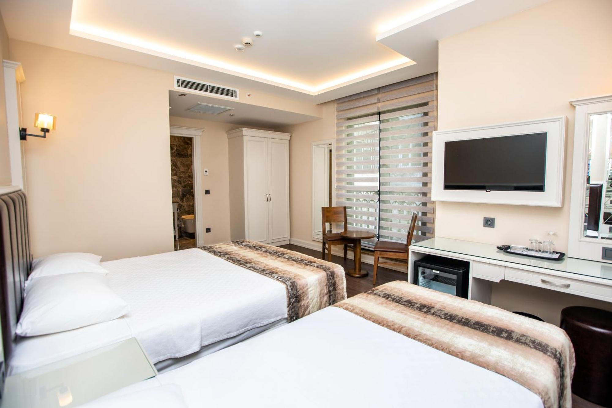 Opatija Hotel Istanbul Bagian luar foto